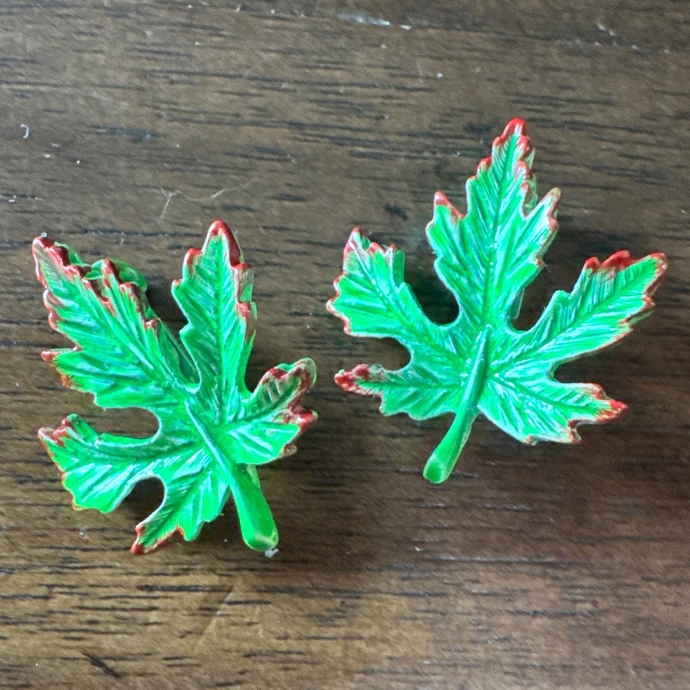 Gerrys Leaf Brooch Set Women Green Red Enamel Vintage Nature Pins
